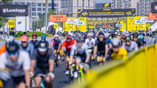 九游体育11国骑手竞速黄河之滨 助体育文化旅游融合发展