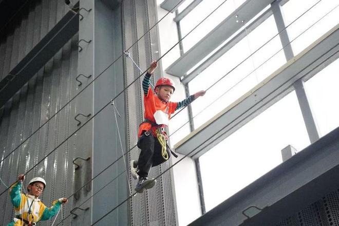 20九游体育24年遵义市体育旅游推广季欢乐彩色跑在金鼎山举行(图4)