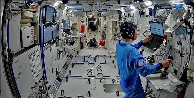 神十九航天员太空现状公开！九游体育才上去半个月身体出现明显变化(图8)