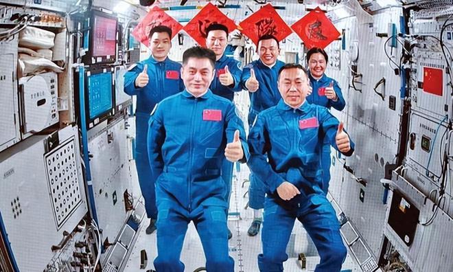 神十九航天员太空现状公开！九游体育才上去半个月身体出现明显变化(图10)