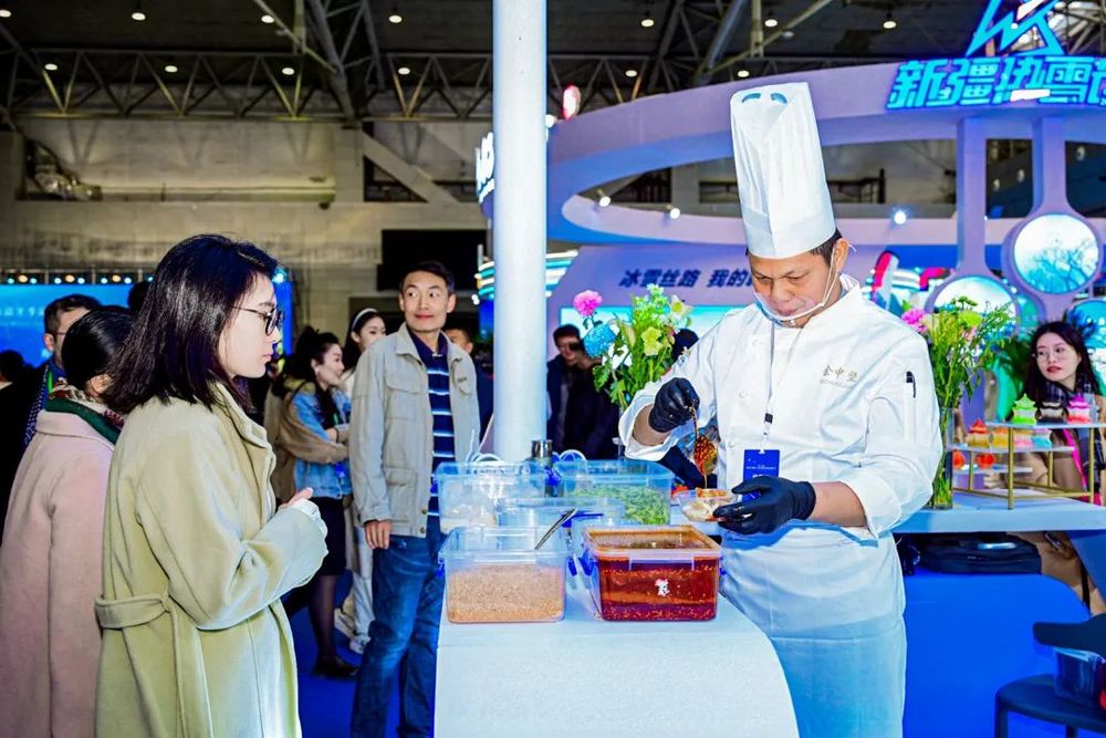 九游体育第十八届新疆冬季旅游产业交易博览会暨2024新疆热雪节盛大开幕 兵团冬季活动亮点纷呈(图1)