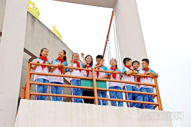 九游体育优秀！坝陵河大桥研学旅行基地获评这个融合发展示范案例(图3)