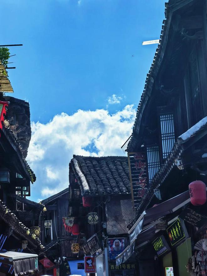 九游体育和爸妈去贵州旅游五天四晚人均花费？贵州5天4晚旅游攻略(图3)