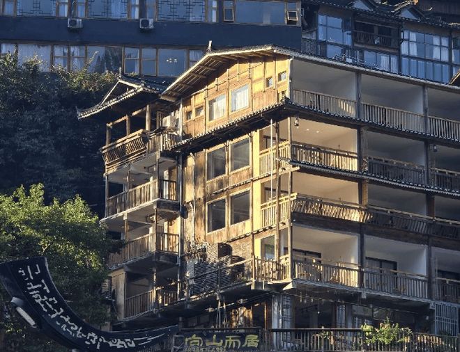 亲人跟团去贵州五天游玩攻略分享贵州跟旅游团5天4晚预算九游体育(图1)