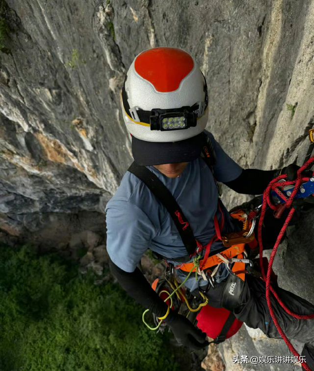 九游体育王一博行动力满格以热情点燃极限梦想(图2)