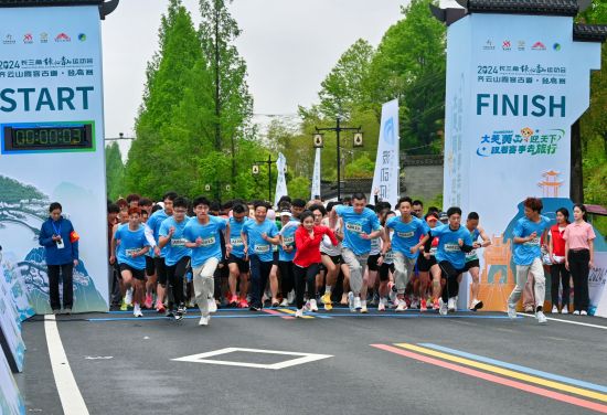 九游体育体旅融合在运动中品味“诗和远方”