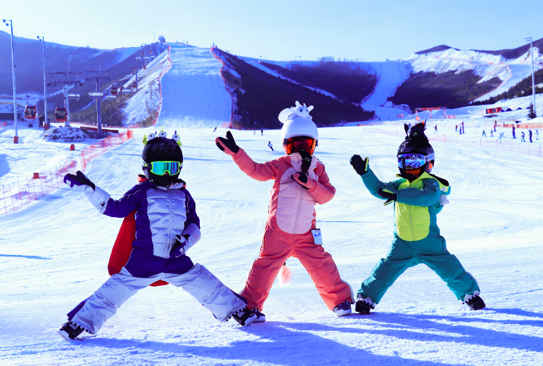 加快建设京张体育文化旅游带张家口全面掀九游体育起冰雪运动热潮(图2)