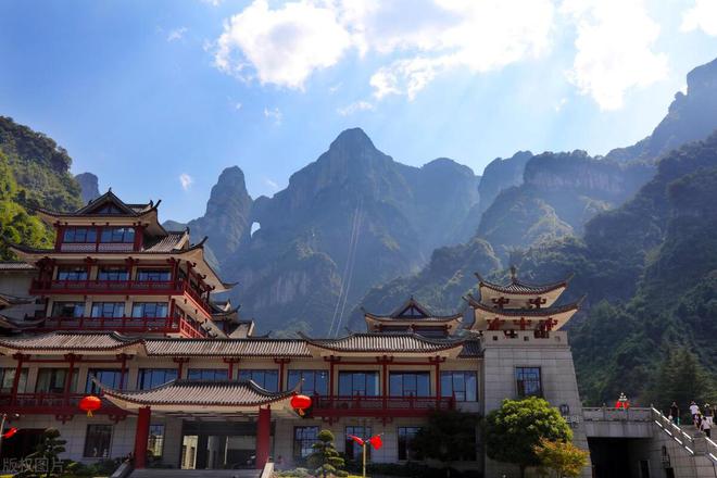 九游体育张家界四天三晚跟团旅游攻略去张家界玩四天的价格是多少？(图3)