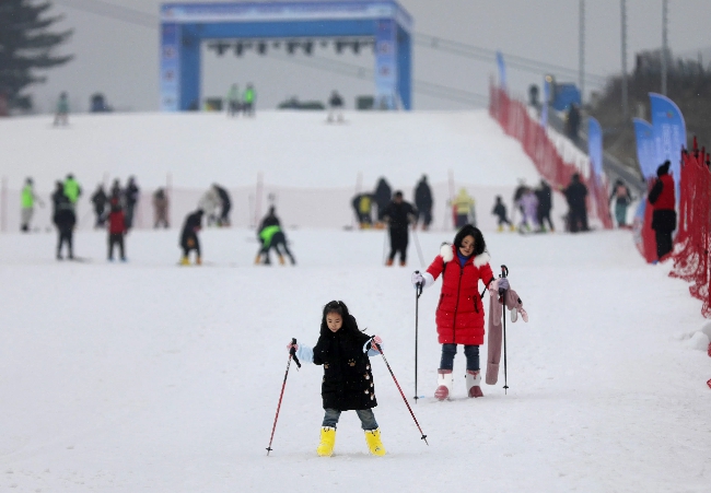四川冰雪和温九游体育泉旅游节在广元开幕(图2)