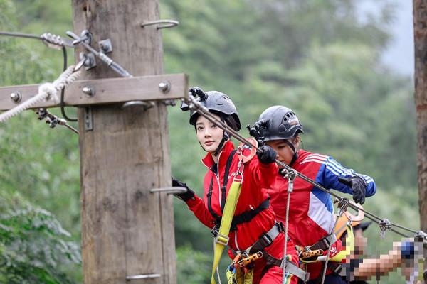 九游体育深圳:到2026年人工智能终端产业规模达8000亿元以上