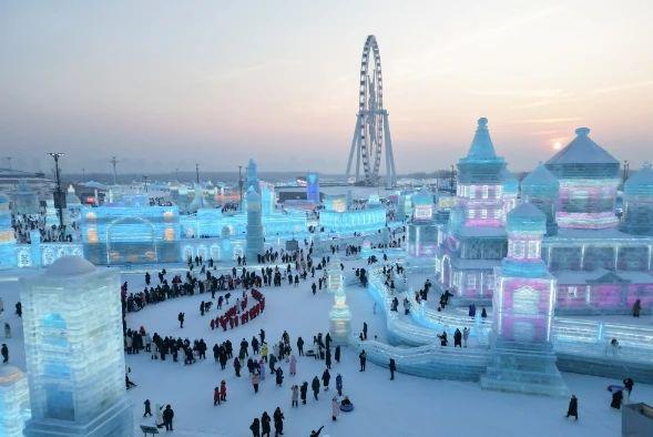 接住这波“泼天富贵” 各地要让游客吃好玩好乐好九游体育