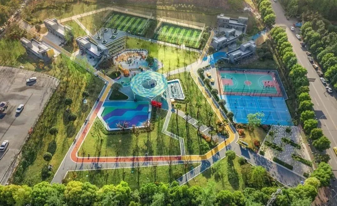 九游体育案例发布｜围绕景区发展体育旅居 以点带面推动共建共享 ——大理州宾川县鸡足山体育旅居案例