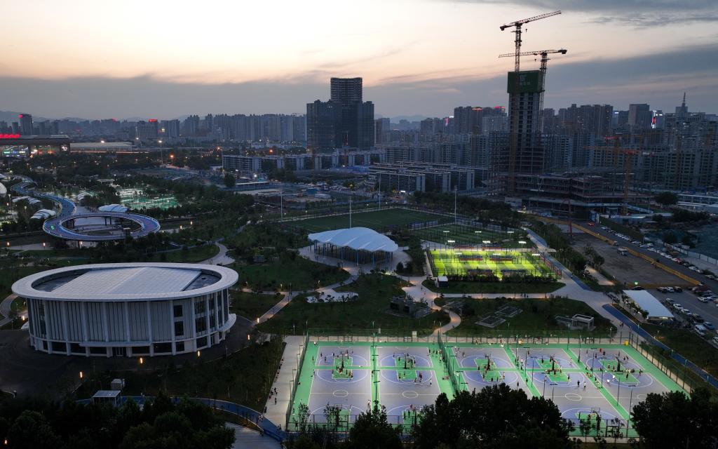 九游体育更多、更近、更丰富——专家解读2024年全国体育场地统计调查数据(图3)