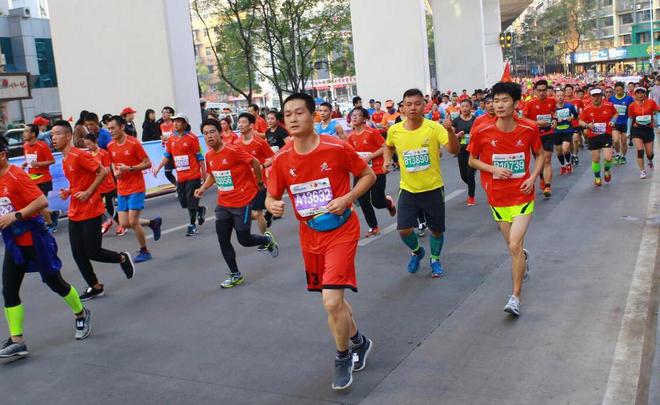 九游体育为什么中年人更热衷于跑马拉松？(图4)
