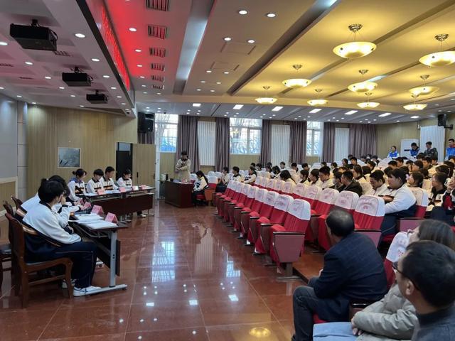 北京市大兴区兴华中学九游体育高中部晨露辩论社展演活动圆满举行(图3)
