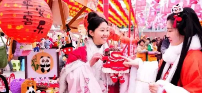 九游体育年味十足！过年就在家门口社区耍(图17)