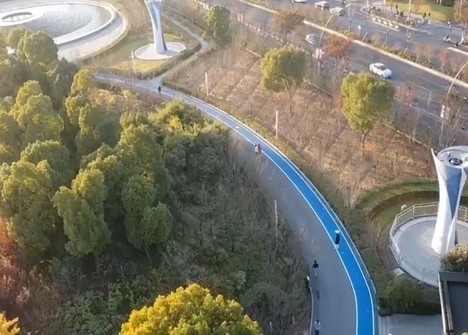 一起来“甩肉”九游体育 ! 沪上公园运动指南已解锁快来领取→