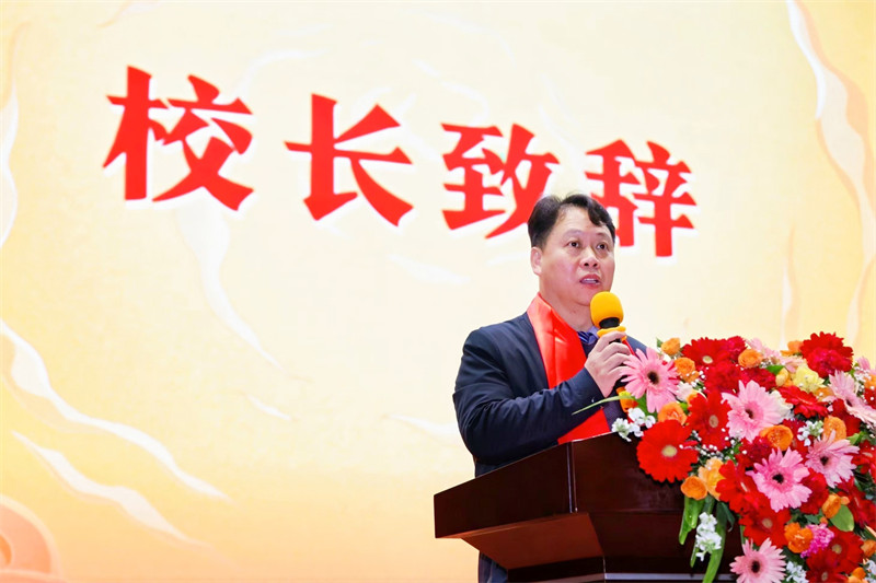 百日争渡千帆进 九游体育战鼓催征志满怀——南宁市第八中学举行高考百日誓师活动(图3)
