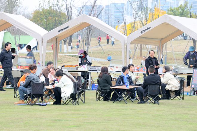 帐篷下的星辰大海 第三届CSP成都露博会九游体育进行中(图4)