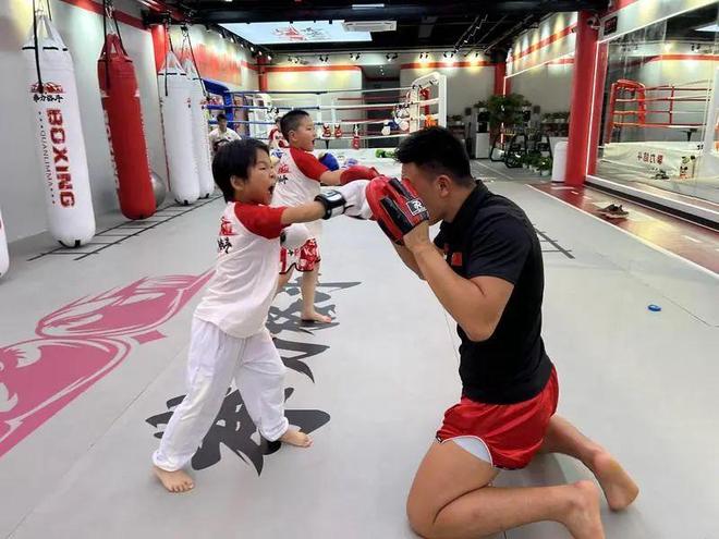 九游体育暑假小众运动掀起热潮兴趣与成长实现双赢！(图3)