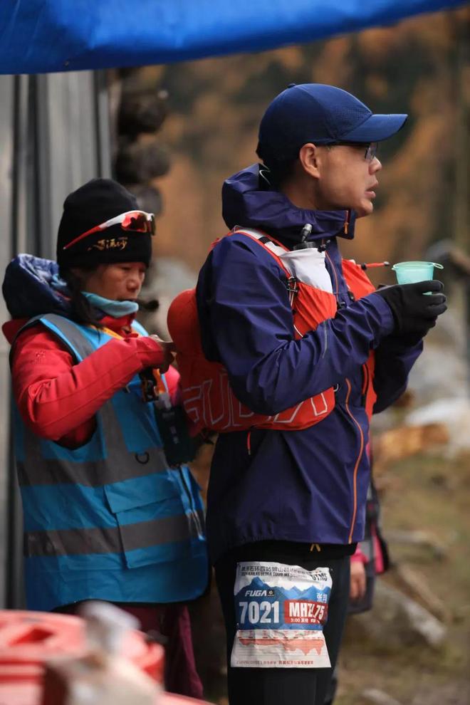有他们你才能在喜马拉雅越野跑！2025自然堂喜马拉雅极限越野跑的志愿者侧记九游体育(图2)