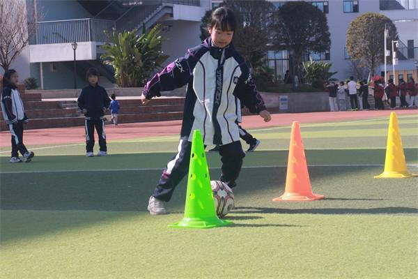 九游体育从课间到终身 天府实验中学用两小时运动重构教育DNA(图3)