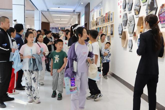 一边骂衡中一边还上赶着去衡中九游体育开放日一天接待38万人(图6)