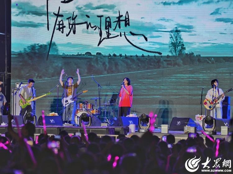 山东巨野：音乐啤酒节点燃 “体育+文旅+消费”新引擎_菏泽新闻_大众网九游体育(图2)