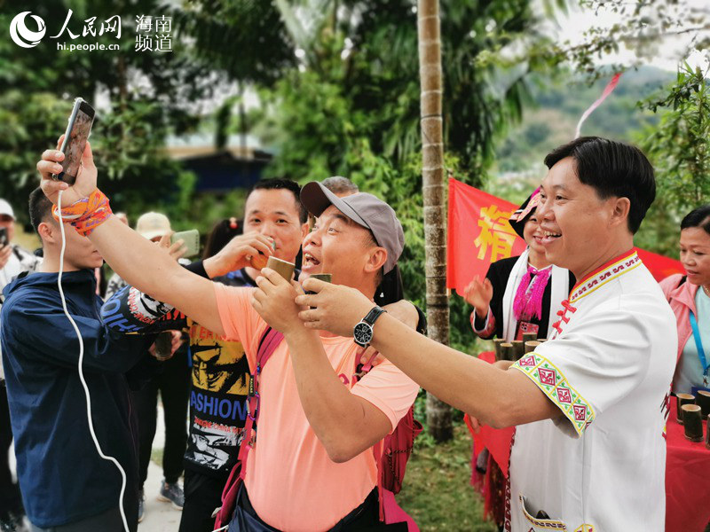 九游体育2020年保亭热带雨林山地户外极限运动暨乡村民宿线路体验活动举行(图3)
