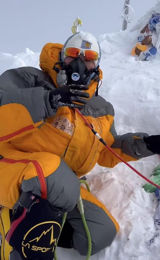 九游体育登山者管静去世年仅38岁是登顶珠峰倒立世界第一人原因惋惜(图5)