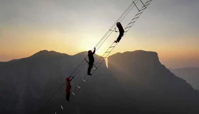 张家界七星山飞拉达：悬崖上的心跳｜第七届“中国九游体育服务”·旅游产品创意案例（24）(图8)