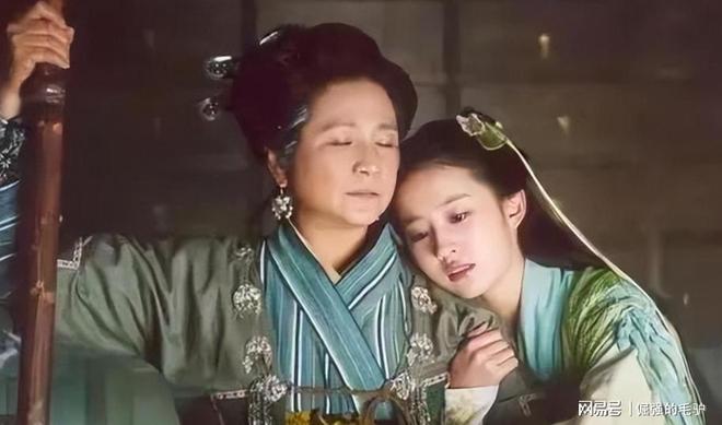 九游体育悲凉！郑佩佩才去世一年小儿子就“原形毕露”蔡澜果然说对了(图6)