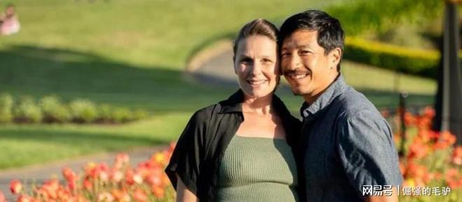 九游体育悲凉！郑佩佩才去世一年小儿子就“原形毕露”蔡澜果然说对了(图10)