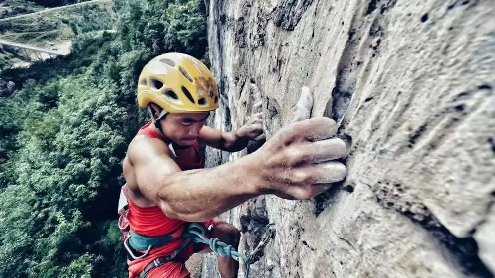 免费参赛！“赛动黔景”2025“岩旅贵州”攀岩周自然岩壁攀岩活动火热报名中九游体育(图6)