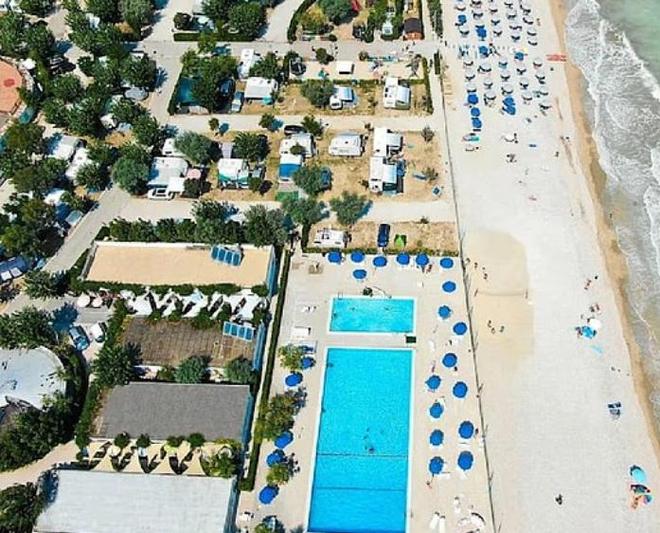 超音速跳伞第一人跳伞时去世 曾从39万米平流层跳回地球九游体育(图2)