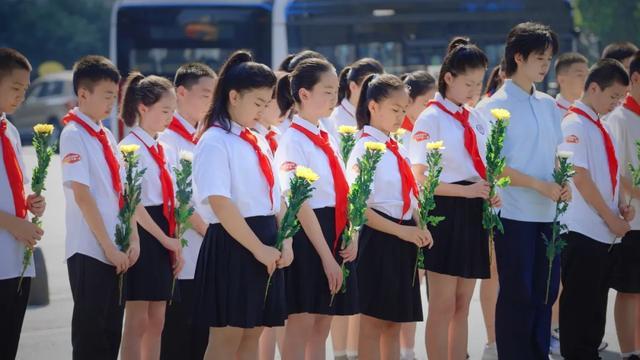 笃行青春路 九游体育奋发筑脊梁丨成都市开学第一课开讲啦(图6)