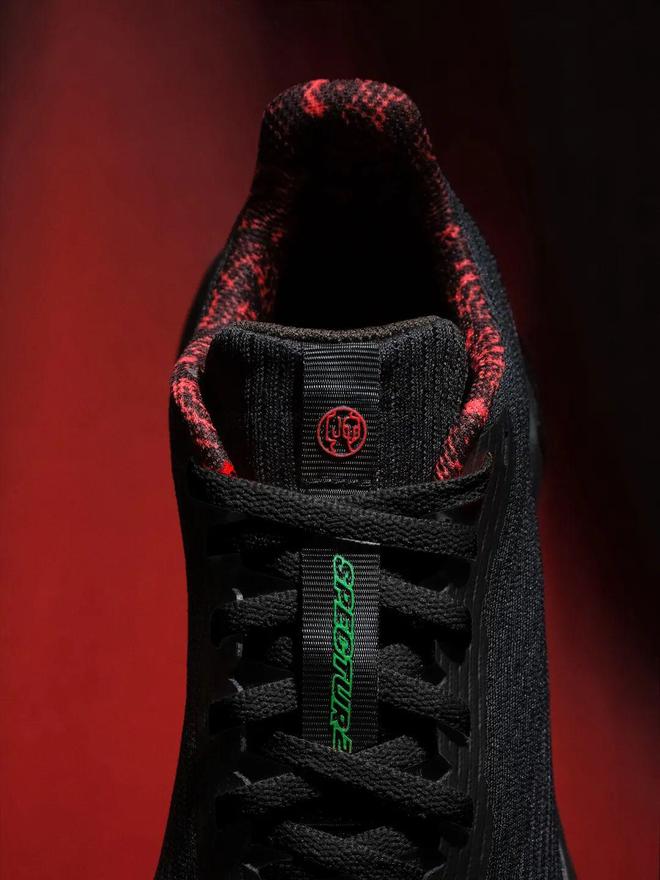 九游体育长假多地徒步遇险；中国四项攀登入围2025年金冰镐奖 犀牛说(图18)