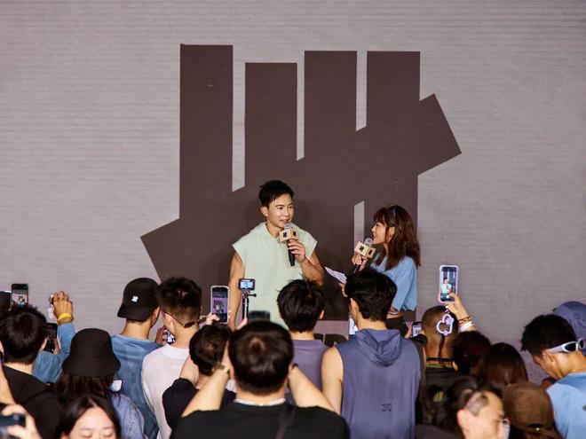 九游体育长假多地徒步遇险；中国四项攀登入围2025年金冰镐奖 犀牛说(图22)