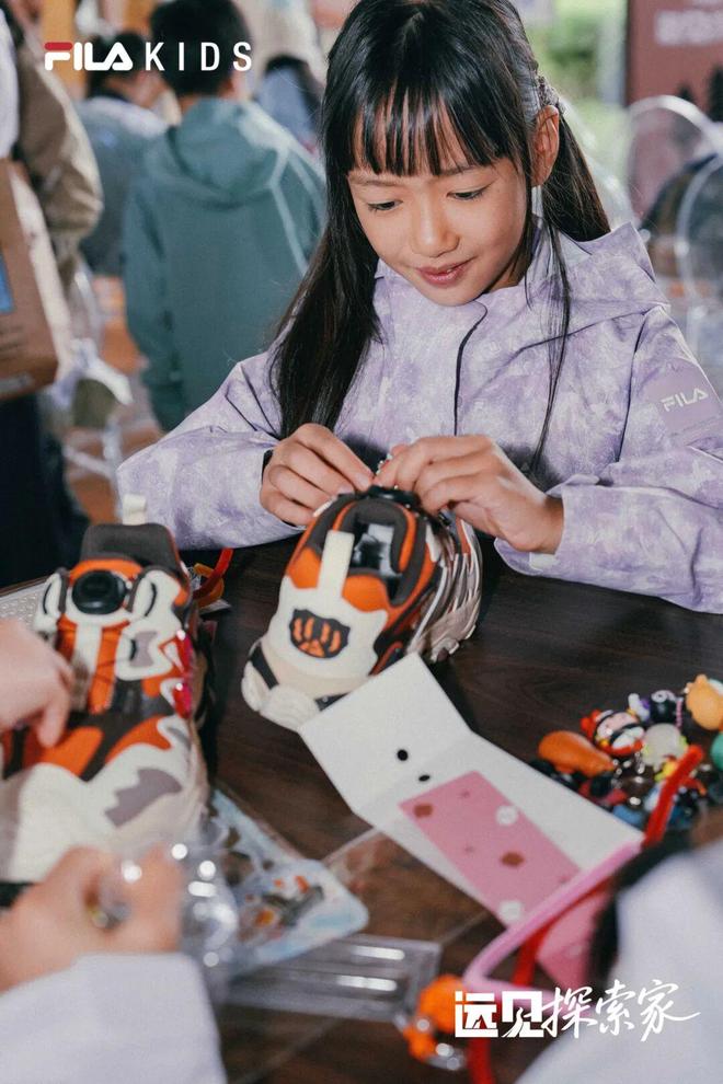 九游体育长假多地徒步遇险；中国四项攀登入围2025年金冰镐奖 犀牛说(图23)