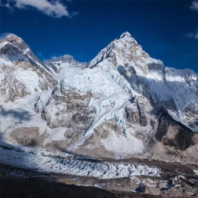 金国威首次经北壁霍恩拜因九游体育雪沟登顶珠峰以镜头记录历史性传奇时刻(图2)