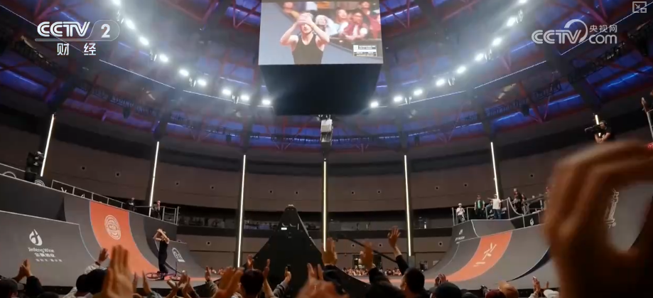 九游体育“赛事+”“情绪价值”“品质化”……消费向新而行 提质、焕新亮点持续显现(图3)