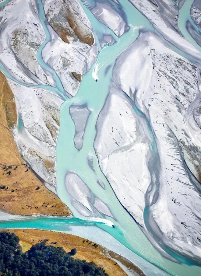 此生必去！不愧是上榜国家地理世界十佳旅行地九游体育是全球无平替的完美度假小镇还是极限运动天堂！(图12)