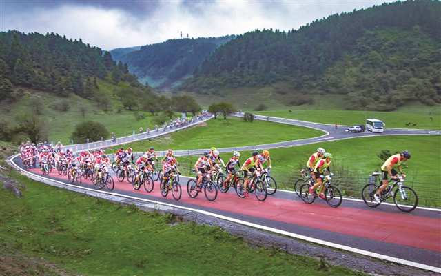 巴楚：传统九游体育体育竞技点燃胡杨文化旅游季