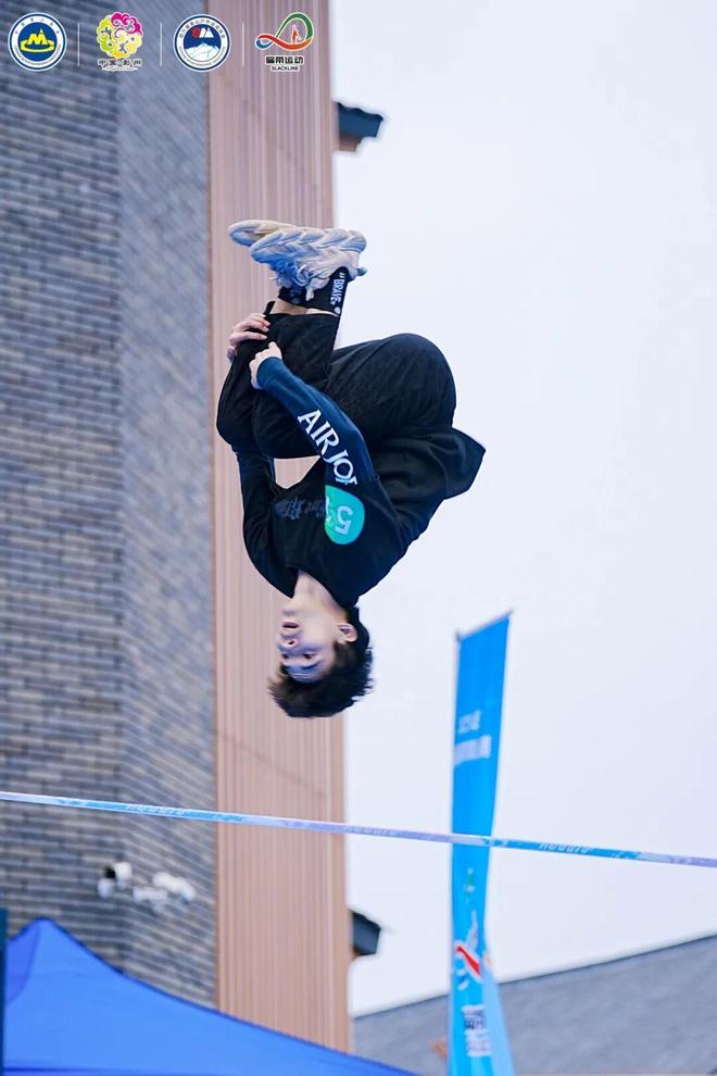 九游体育沸腾了！全国锦标赛彭州开赛！扁带运动首次“出山入圈”燃燃燃！(图4)