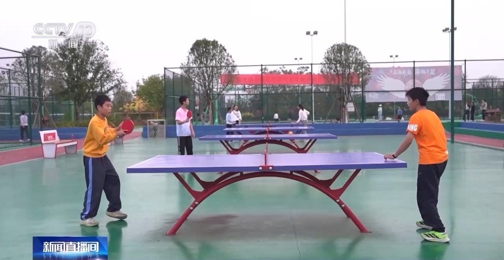 九游体育视频丨绿茵经济“踢”出大市场 小城赛事拉动12亿消费(图4)