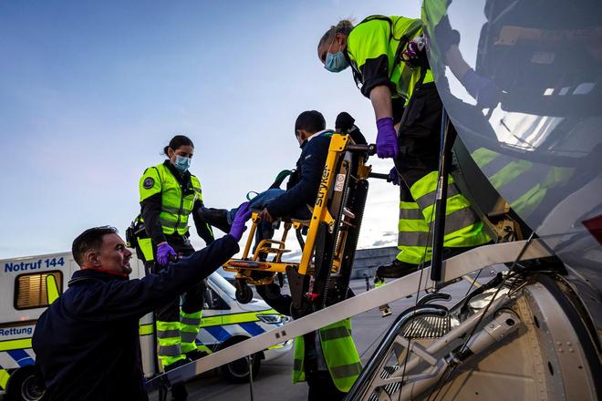 九游体育网红博主坠亡背后：极限运动安全监管缺失何时休？(图3)