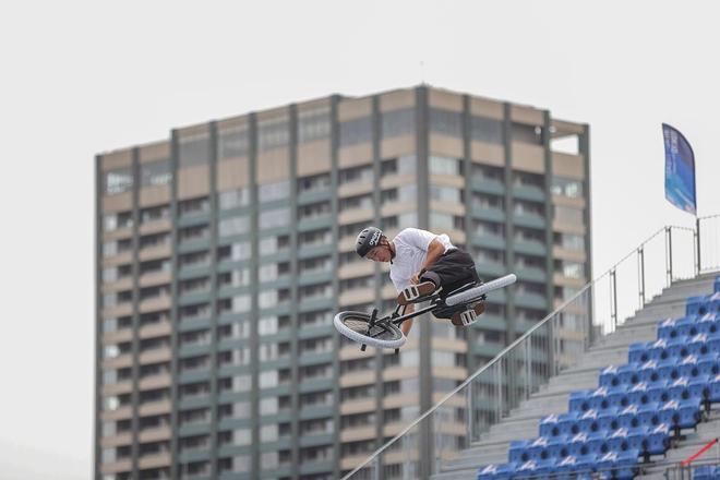 九游体育网红博主坠亡背后：极限运动安全监管缺失何时休？