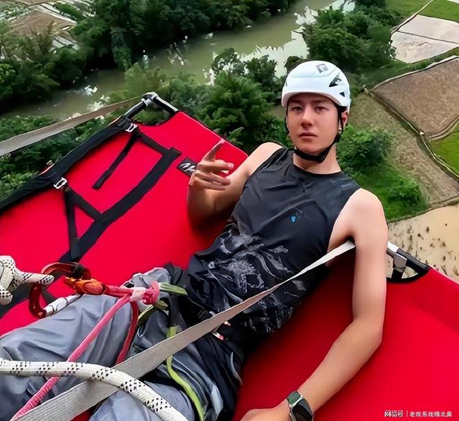 九游体育钱再多有什么用？录综艺探险手滑坠海的王一博给人们提了个醒(图12)