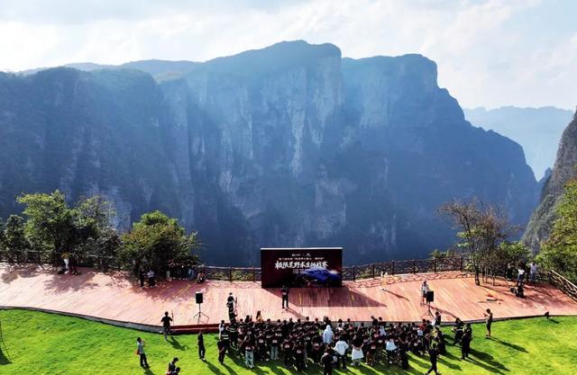 九游体育官方回应“荒野求生”停赛：8人夺冠平分48万奖金健康问题景区负责治疗本人及直系亲属终身免费游七星山(图4)