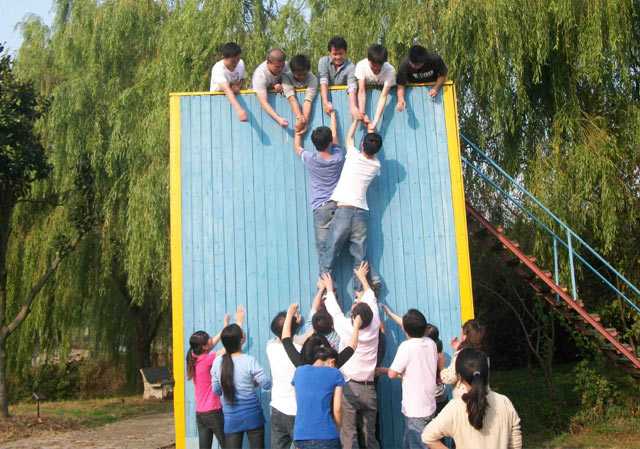 四川一景区“窝囊版”蹦极走红九游体育 工作人员：适合胆小又想玩的游客